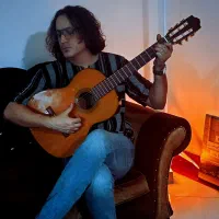 اموزش گیتار و آواز