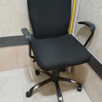 صندلی اداری.کامپیوتر