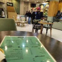 فروشنده ماهر قنادی