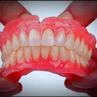 ساخت دندان متحرک ( دندانسازی )