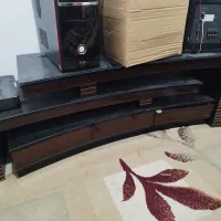 میز تلویزیون تمیز سالم