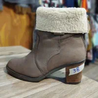 چکمه وارداتی اورجینال|کیف، کفش، کمربند|کاشمر, |دیوار