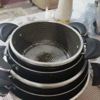 قابلمه و ماهیتابه|ظروف پخت‌وپز|اهواز, کمپلو شمالی|دیوار