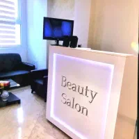 میز منشی مناسب سالن زیبایی