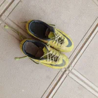 کفش چمن فوتبالی