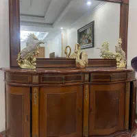 آیینه و کنسول