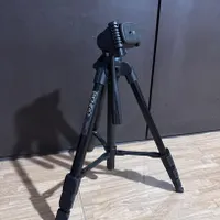سه پایه دوربین