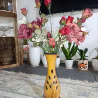 گل رز مصنوعی با گلدان