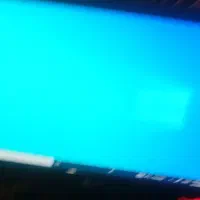 یک عدد مانیتور به همراه کیبورد وموس