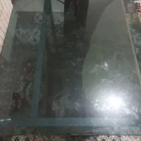 یک عدد میز مطالعه