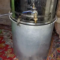 دیگ گلاب گیر