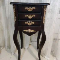 یک جفت پشتی سالم به همراه ۲ میز باهم 500|پشتی|کرج, شهرک بنفشه|دیوار