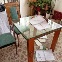 میز صندلی ۴ نفره فرفوژه روکش صندلی هاش تازه عوص شد