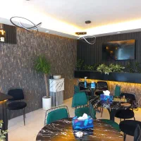 نصب کاغذ دیواری