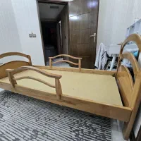 تخت خواب یک‌نفره چوبی - دارای کشو و محافظ کودک|تخت و سرویس خواب|اصفهان, جلالیه|دیوار