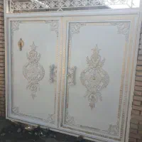 در وپنجره آهنی