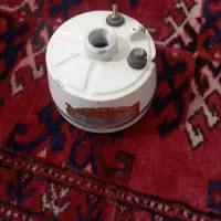 یک عدد آب گرمکن برقی سردوشی