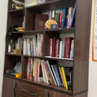 دو عدد کتابخانه و کمد سالم و بسیار تمیز