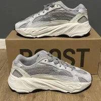 ادیداس یزی بوست 700سایز 39/40|کیف، کفش، کمربند|شیراز, دینکان|دیوار