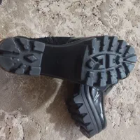 نیم بوت و کتونی و کالج|کیف، کفش، کمربند|پرند, فاز ۶|دیوار