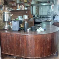 کار شیفتی در ساندویچی کبابی و آبمیوه و پیک موتوری