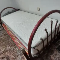 تخت فلزی سالم کف فلزی تشک پرهام یاقوت درحد نو