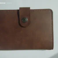 جاکارتی و کیف مدارک