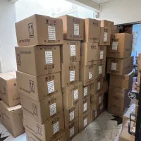 همکار خانم و اقا برای بسته بندی