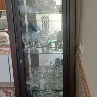 بوفه چوبی رنگ قهوه ای تیره سالم