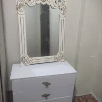 میز بزرگ با آینه