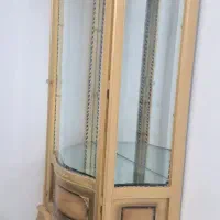 ویترین چوبی ، سالم و نو