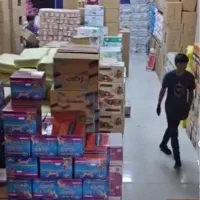 رهن و اجاره دو باب مغازه یا انبار ۱۵۰ متری|اجارهٔ مغازه و غرفه|کهریزک, |دیوار