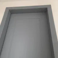 نصاب درب.رنگ‌کاری چوب
