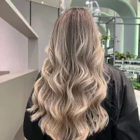 مدل رنگ و لایت فقط برای تولید آلبوم و اینستاگرام|خدمات زیبایی و سلامت|تهران, جنت‌آباد جنوبی|دیوار