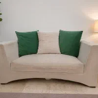 مبل راحتی دو نفره کرم
