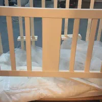 تخت کنار مادر ، ترک