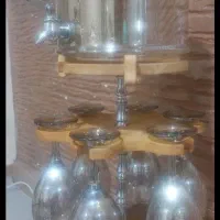 یک تخته فرش دستباف ۹متری و یک عدد شربت خوری