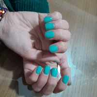 ارایشگر ناخن ترمیم و کاشت لمینت کاور