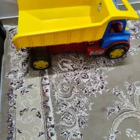 ماشین اسباب بازی بزرگ بچگانه