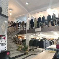 فروشنده خانم با روابط عمومی بالا