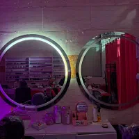 آینه قدی و گرد|آینه|شیراز, شاه قلی بیگی|دیوار