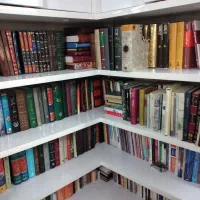 تعداد ۴۰۰ جلد کتب مختلف