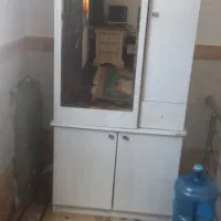 جا کفشی آینه دارد