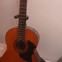 گیتار|گیتار، بیس، امپلیفایر|میانه, |دیوار