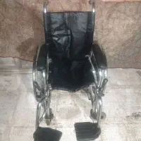 یک عدد ویلچر سالم