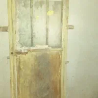 سه عدد درب و پنجره سنگین با چهار چوب سالم