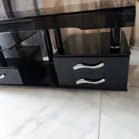 میز تلویزیون شیشه ای تمیز و سالم|میز تلویزیون|هچیرود, |دیوار