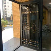 به یک استاد کار آهنگر ماهر
