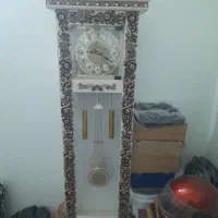 هدیه روز مادر. ساعت زیبای ویترینی