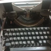ماشین تحریر|کلکسیون اشیاء عتیقه|مشهد, انقلاب|دیوار